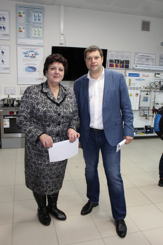 Представитель администрации Сургута посетила открытый урок по энергосбережению в Центре энергоэффективности АО «ТЭК»