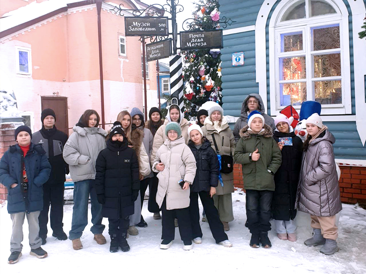 4 Ребята посетили Почту Деда Мороза — волшебное место, где хранятся детские мечты со всей России..JPG