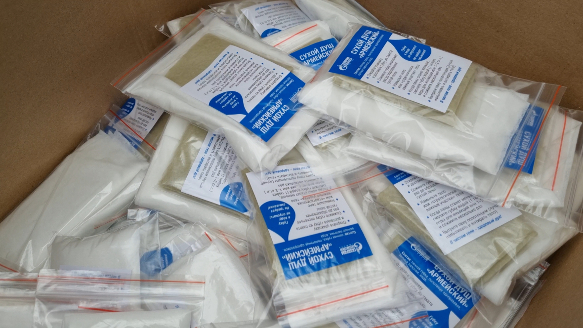 Более 1000 комплектов «сухого» душа будут отправлены в зону проведения СВО из Сургута 20250620_121700.jpg