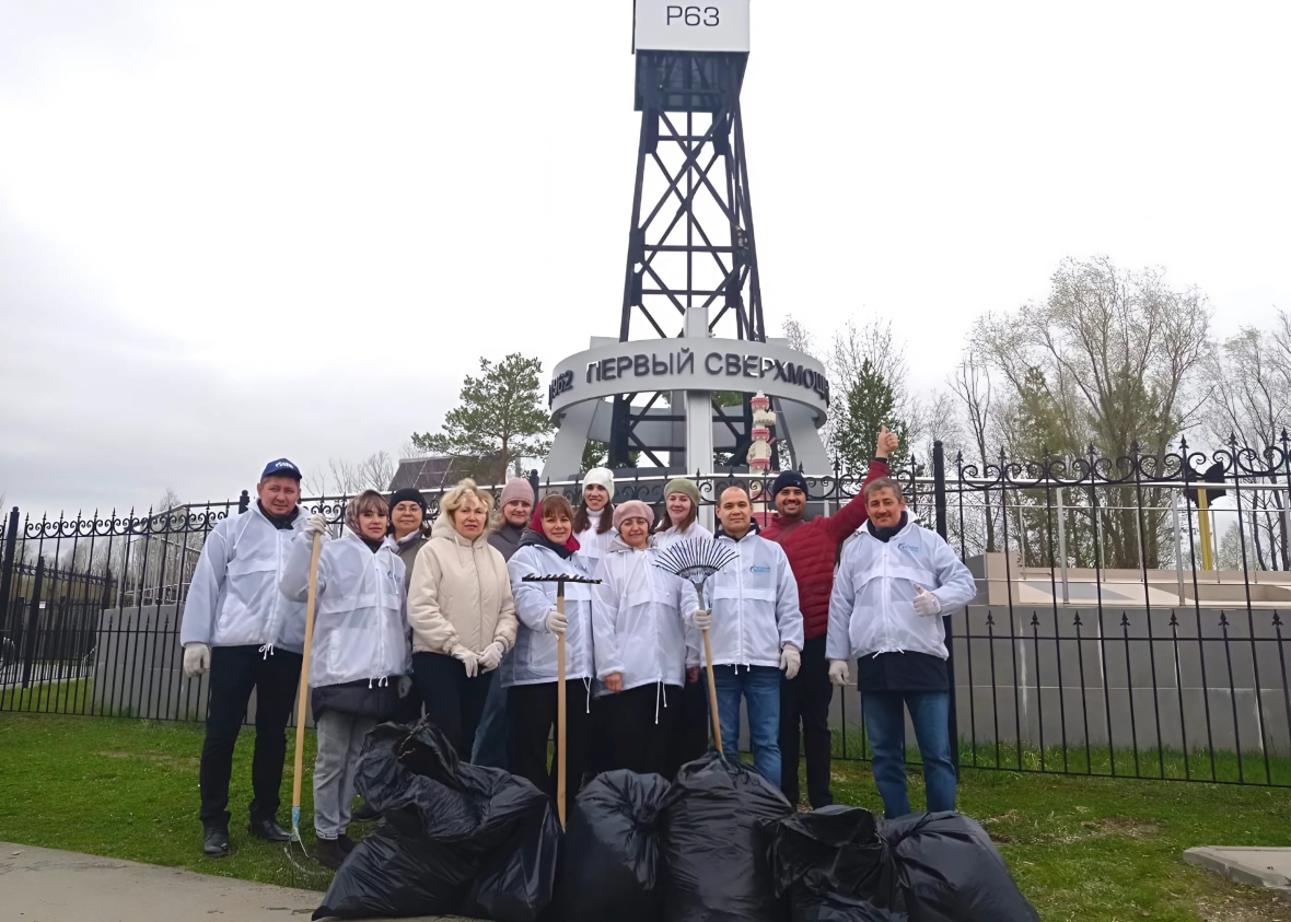 В Нефтеюганске очистили от мусора берег Юганской Оби.jpeg