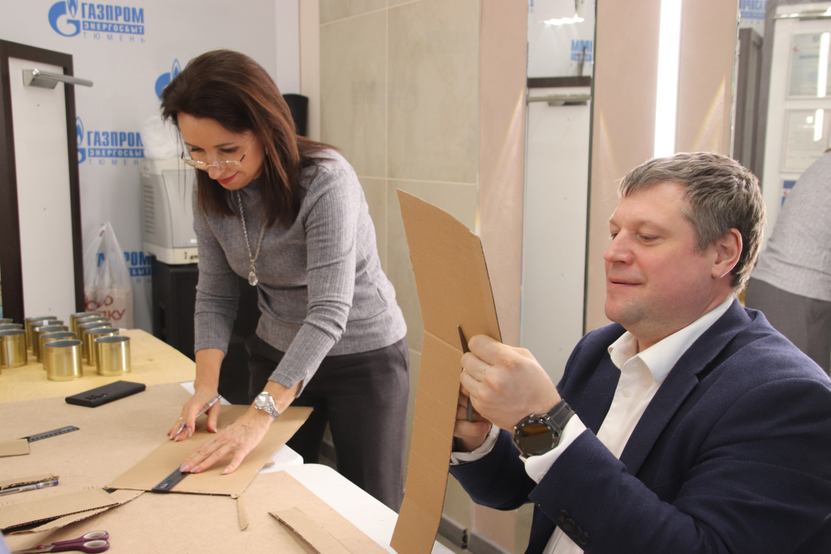 По инициативе Татьяны Бычковой, энергетики удвоят усилия по изготовлению «сухого» душа и окопных свечей 