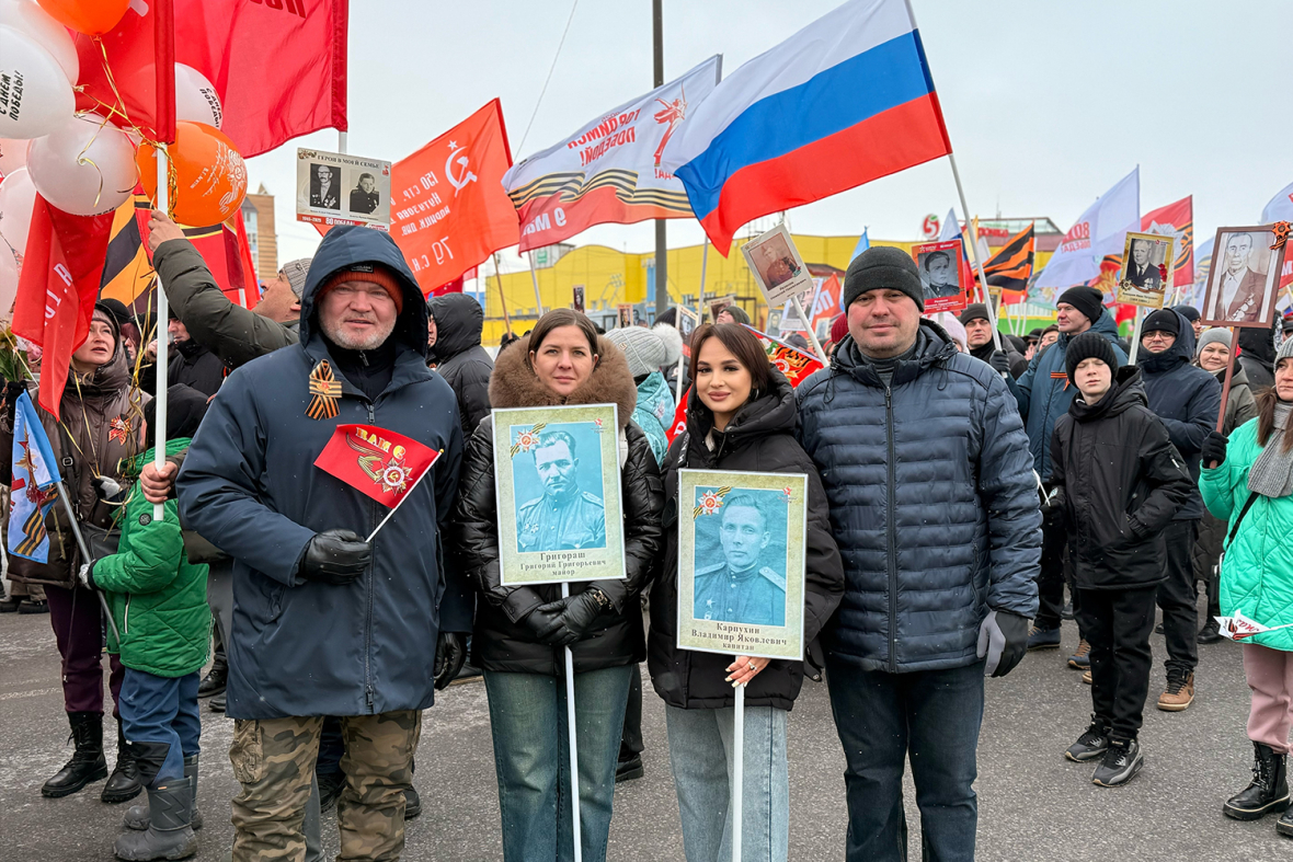 «Бессмертный полк» в Новом Уренгое.jpg